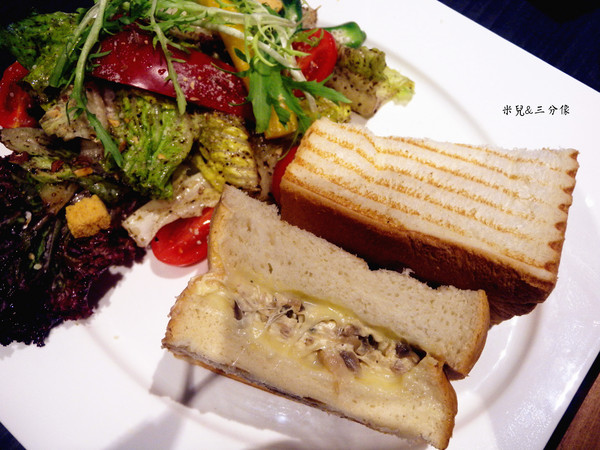 C.C.KISS Coffee&Cake：[台北市] 試吃  C.C.KISS Coffee&Cake  下午茶 姐妹聊天好去處~ 主打自己搭配冰棒配料!!