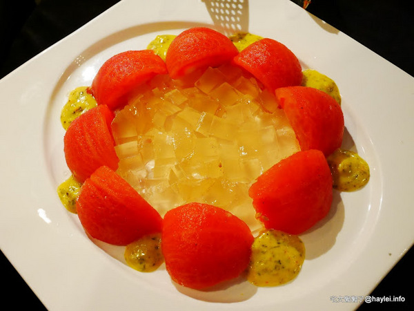 C.C.KISS Coffee&Cake： C.C. KISS COFFEE & CAKE 只有查理布朗製菓才能開的咖啡廳 麵包餐獨步全台 吸睛繽紛夢幻飲品 鐵板溫沙拉 東區潮店 姊妹聚會 約會聚餐 打卡拍照