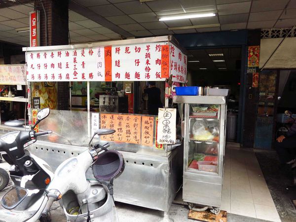 【新莊】30元焢肉飯-俗又大碗，絕無僅有的價格