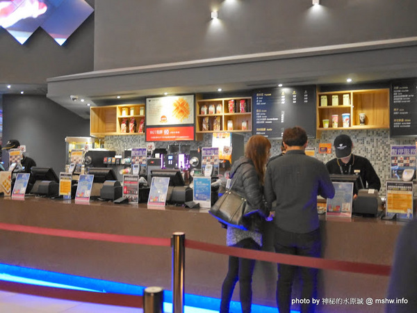 新竹大遠百威秀影城:【景點】新竹FE21 Vieshow Cinemas 4DX 大遠百威秀影城4DX全感官影廳@東區大遠百 : 坐在框體看電影,值回票價的體感遊戲,與鏡頭視角一起享受身歷其境的感動吧!!