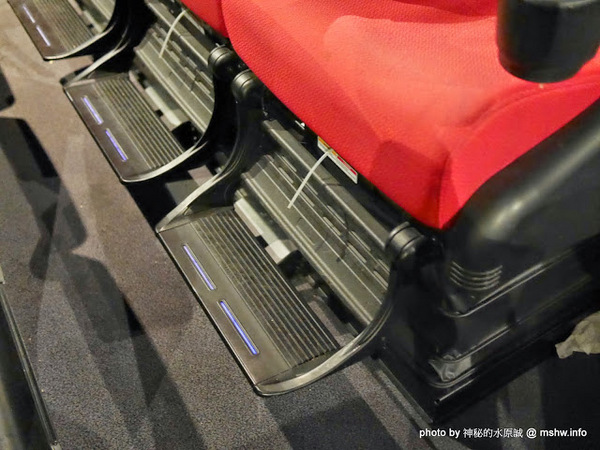 新竹大遠百威秀影城:【景點】新竹FE21 Vieshow Cinemas 4DX 大遠百威秀影城4DX全感官影廳@東區大遠百 : 坐在框體看電影,值回票價的體感遊戲,與鏡頭視角一起享受身歷其境的感動吧!!