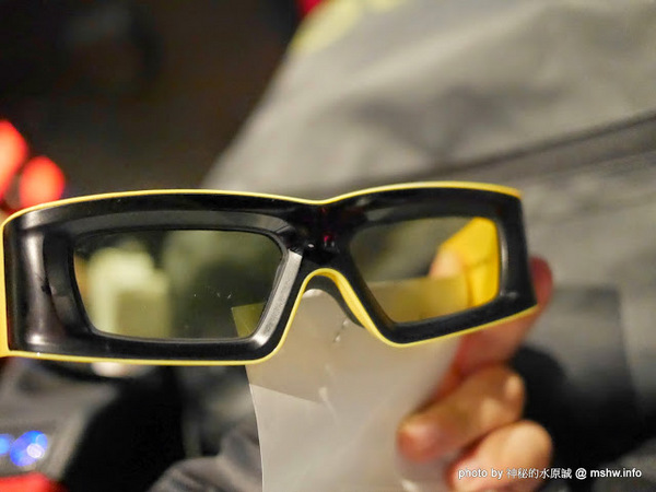 新竹大遠百威秀影城:【景點】新竹FE21 Vieshow Cinemas 4DX 大遠百威秀影城4DX全感官影廳@東區大遠百 : 坐在框體看電影,值回票價的體感遊戲,與鏡頭視角一起享受身歷其境的感動吧!!