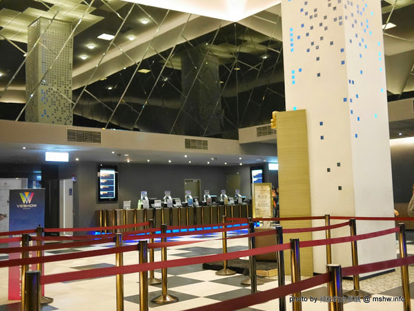 新竹大遠百威秀影城:【景點】新竹FE21 Vieshow Cinemas 4DX 大遠百威秀影城4DX全感官影廳@東區大遠百 : 坐在框體看電影,值回票價的體感遊戲,與鏡頭視角一起享受身歷其境的感動吧!!