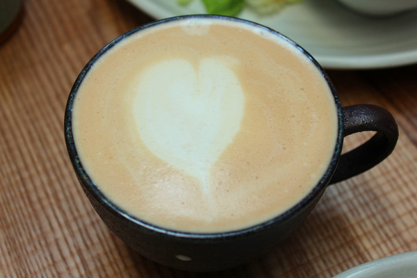 是吉咖啡：[台南]321藝術巷附近早午餐 是吉咖啡