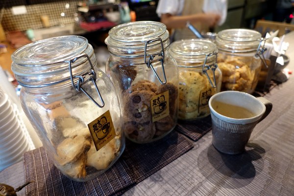 是吉咖啡:(胖樺食記)隱身老宅特色咖啡廳「是吉咖啡Cafe ichi」/台南北區公園路/鄰近321巷藝術聚落/不收一成服務費