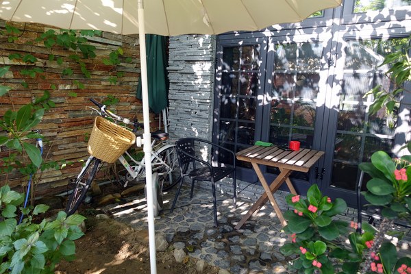 是吉咖啡:(胖樺食記)隱身老宅特色咖啡廳「是吉咖啡Cafe ichi」/台南北區公園路/鄰近321巷藝術聚落/不收一成服務費