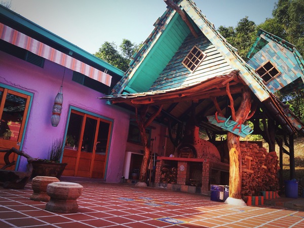 Luau ・ Pizza 柴寮披薩：新竹香山「Luau・Pizza」 柴寮披薩＠學區山林中邊吃邊渡假