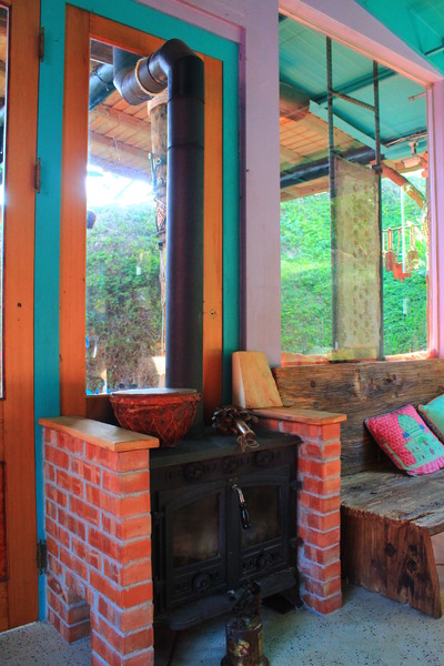 Luau ・ Pizza 柴寮披薩：新竹香山「Luau・Pizza」 柴寮披薩＠學區山林中邊吃邊渡假