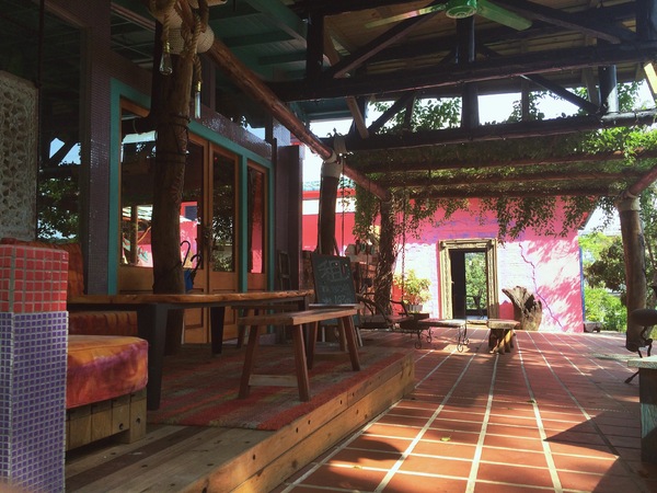 Luau ・ Pizza 柴寮披薩：新竹香山「Luau・Pizza」 柴寮披薩＠學區山林中邊吃邊渡假