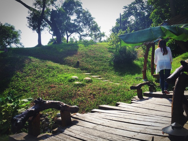 Luau ・ Pizza 柴寮披薩：新竹香山「Luau・Pizza」 柴寮披薩＠學區山林中邊吃邊渡假