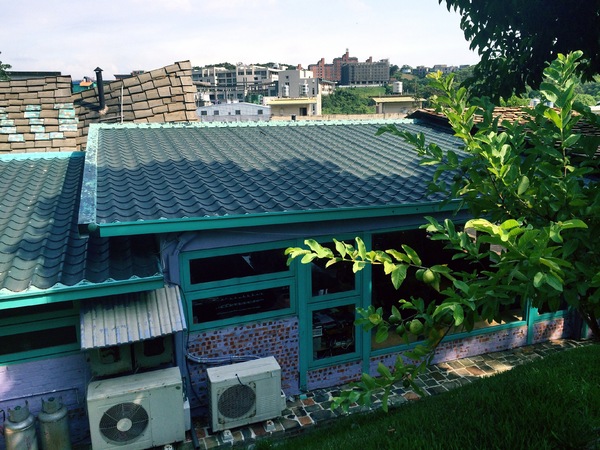 Luau ・ Pizza 柴寮披薩：新竹香山「Luau・Pizza」 柴寮披薩＠學區山林中邊吃邊渡假