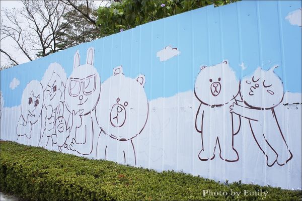 仁武後安村彩繪：╠高雄。遊記╣超夯卡通電影版彩繪吸睛度破表~☆【仁武後安彩繪 村】冰雪奇緣、變形金剛、逗逗蟲、小公主蘇菲亞、姆姆抱抱、馴龍高手、、等,走入卡頻道中,小朋友快樂遊!