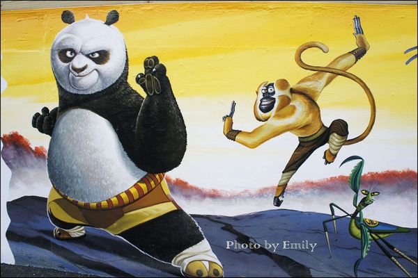 仁武後安村彩繪：╠高雄。遊記╣超夯卡通電影版彩繪吸睛度破表~☆【仁武後安彩繪 村】冰雪奇緣、變形金剛、逗逗蟲、小公主蘇菲亞、姆姆抱抱、馴龍高手、、等,走入卡頻道中,小朋友快樂遊!