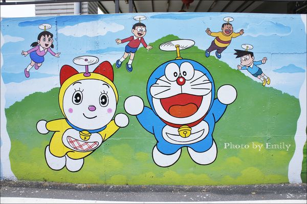 仁武後安村彩繪：╠高雄。遊記╣超夯卡通電影版彩繪吸睛度破表~☆【仁武後安彩繪 村】冰雪奇緣、變形金剛、逗逗蟲、小公主蘇菲亞、姆姆抱抱、馴龍高手、、等,走入卡頻道中,小朋友快樂遊!