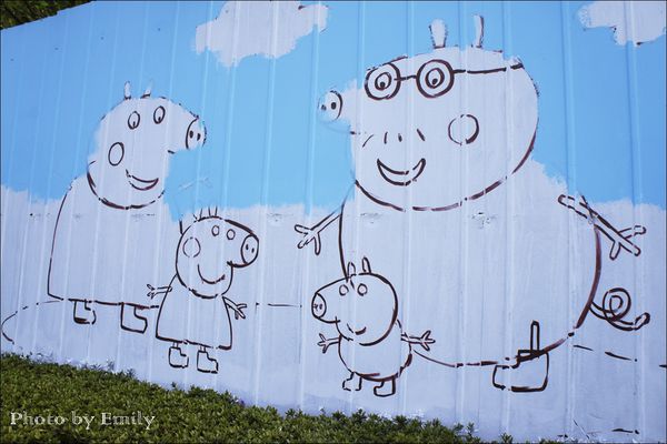 仁武後安村彩繪：╠高雄。遊記╣超夯卡通電影版彩繪吸睛度破表~☆【仁武後安彩繪 村】冰雪奇緣、變形金剛、逗逗蟲、小公主蘇菲亞、姆姆抱抱、馴龍高手、、等,走入卡頻道中,小朋友快樂遊!