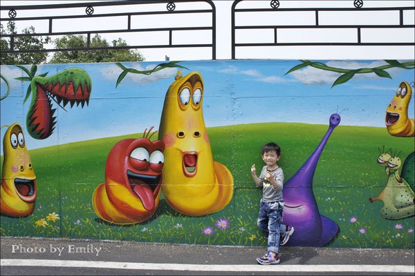 仁武後安村彩繪：╠高雄。遊記╣超夯卡通電影版彩繪吸睛度破表~☆【仁武後安彩繪 村】冰雪奇緣、變形金剛、逗逗蟲、小公主蘇菲亞、姆姆抱抱、馴龍高手、、等,走入卡頻道中,小朋友快樂遊!