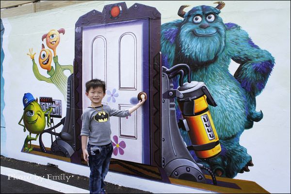 仁武後安村彩繪：╠高雄。遊記╣超夯卡通電影版彩繪吸睛度破表~☆【仁武後安彩繪 村】冰雪奇緣、變形金剛、逗逗蟲、小公主蘇菲亞、姆姆抱抱、馴龍高手、、等,走入卡頻道中,小朋友快樂遊!