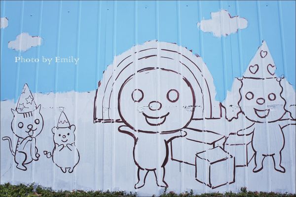 仁武後安村彩繪：╠高雄。遊記╣超夯卡通電影版彩繪吸睛度破表~☆【仁武後安彩繪 村】冰雪奇緣、變形金剛、逗逗蟲、小公主蘇菲亞、姆姆抱抱、馴龍高手、、等,走入卡頻道中,小朋友快樂遊!