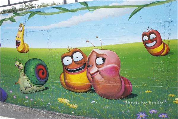 仁武後安村彩繪：╠高雄。遊記╣超夯卡通電影版彩繪吸睛度破表~☆【仁武後安彩繪 村】冰雪奇緣、變形金剛、逗逗蟲、小公主蘇菲亞、姆姆抱抱、馴龍高手、、等,走入卡頻道中,小朋友快樂遊!