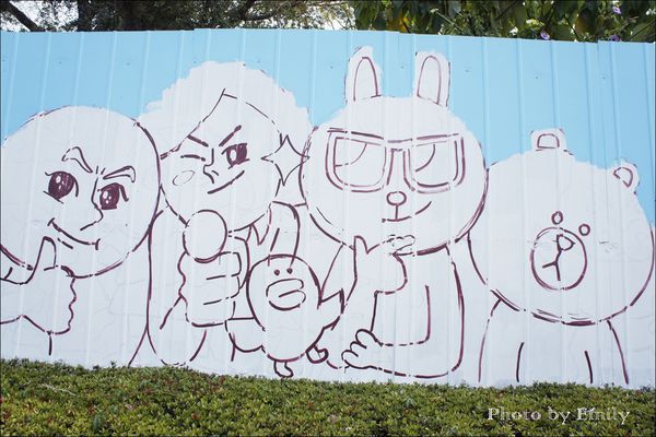 仁武後安村彩繪：╠高雄。遊記╣超夯卡通電影版彩繪吸睛度破表~☆【仁武後安彩繪 村】冰雪奇緣、變形金剛、逗逗蟲、小公主蘇菲亞、姆姆抱抱、馴龍高手、、等,走入卡頻道中,小朋友快樂遊!