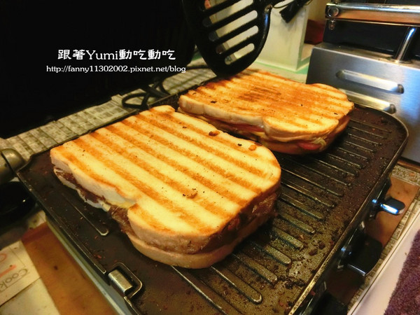 熱樂煎爆漿乳酪三明治:【台南食記-中西區】五星主廚快餐車前進台南國華街!限時限量六日才有!!雙乳酪爆漿古巴三明治起司控不可錯過『熱樂煎爆漿乳酪三明治LULU.JOHN』@跟著Yumi尤美美動吃動吃(用餐日期:2014年6月27日)