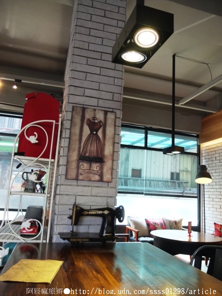 卡菲 小食光 咖啡館:【美食特搜。屏東市】卡菲小食光咖啡館(屏東中正店)。啟動週末放肆慵懶模式 補充活力的小時光