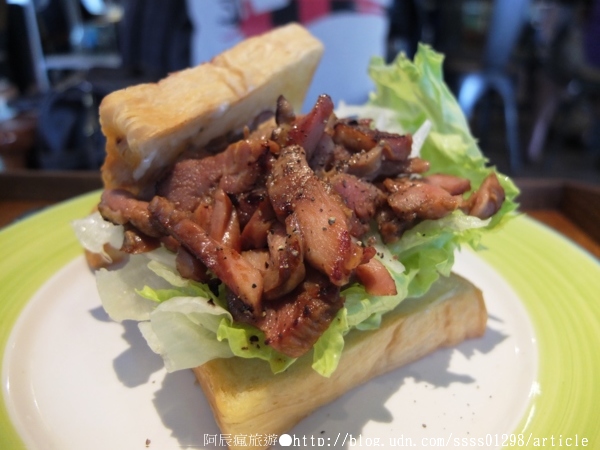 卡菲 小食光 咖啡館:【美食特搜。屏東市】卡菲小食光咖啡館(屏東中正店)。啟動週末放肆慵懶模式 補充活力的小時光