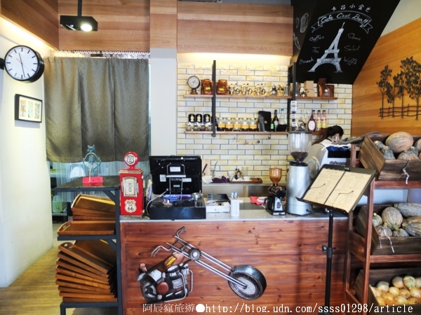 卡菲 小食光 咖啡館:【美食特搜。屏東市】卡菲小食光咖啡館(屏東中正店)。啟動週末放肆慵懶模式 補充活力的小時光