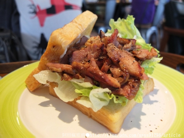 卡菲 小食光 咖啡館:【美食特搜。屏東市】卡菲小食光咖啡館(屏東中正店)。啟動週末放肆慵懶模式 補充活力的小時光