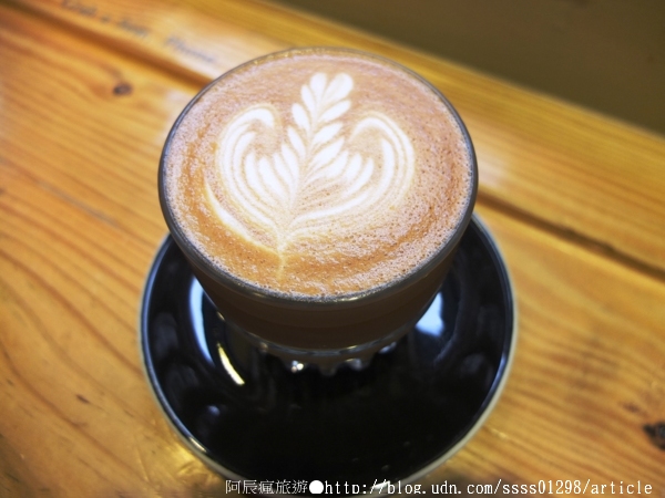 屏東市中山公園：【半日遊行程規劃】屏東市半日輕鬆玩。Eske Place、屏東美術館、一碗豆腐、屏東書院、發財車旗魚黑輪、中山公園