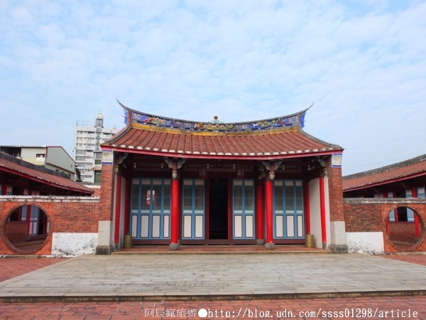 屏東市中山公園：【半日遊行程規劃】屏東市半日輕鬆玩。Eske Place、屏東美術館、一碗豆腐、屏東書院、發財車旗魚黑輪、中山公園