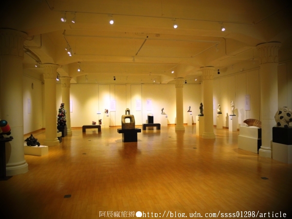 屏東市中山公園：【半日遊行程規劃】屏東市半日輕鬆玩。Eske Place、屏東美術館、一碗豆腐、屏東書院、發財車旗魚黑輪、中山公園