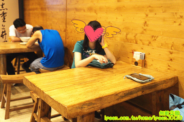 老夫子牛肉麵(旗艦總店)：【台南-北區】裝潢氣派x平價享受...大推手作酸梅汁.滿漢牛肉麵.半筋半肉麵.皮蛋豆腐.泡菜.花生.蔥爆牛肉..《老夫子牛肉麵(旗艦總店)》