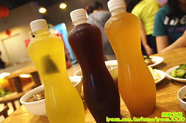 老夫子牛肉麵(旗艦總店)：【台南-北區】裝潢氣派x平價享受...大推手作酸梅汁.滿漢牛肉麵.半筋半肉麵.皮蛋豆腐.泡菜.花生.蔥爆牛肉..《老夫子牛肉麵(旗艦總店)》