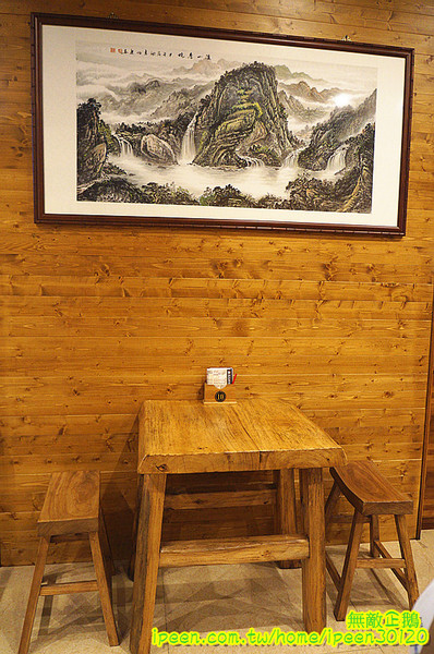 老夫子牛肉麵(旗艦總店)：【台南-北區】裝潢氣派x平價享受...大推手作酸梅汁.滿漢牛肉麵.半筋半肉麵.皮蛋豆腐.泡菜.花生.蔥爆牛肉..《老夫子牛肉麵(旗艦總店)》