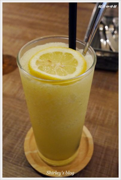 儲房咖啡館:松江南京站‧儲房咖啡館