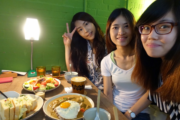 儲房咖啡館:(胖樺食記)松江南京站推薦餐廳「儲房咖啡館」,文青風格餐點美味/不限時/WIFI/熱沙拉/下午茶/乾燥花/安靜