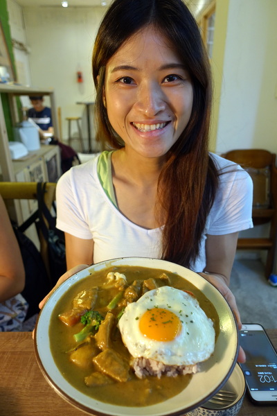 儲房咖啡館:(胖樺食記)松江南京站推薦餐廳「儲房咖啡館」,文青風格餐點美味/不限時/WIFI/熱沙拉/下午茶/乾燥花/安靜