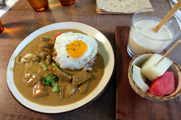 儲房咖啡館:(胖樺食記)松江南京站推薦餐廳「儲房咖啡館」,文青風格餐點美味/不限時/WIFI/熱沙拉/下午茶/乾燥花/安靜