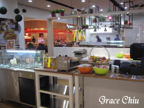 魏姐包心粉圓(桂林店)：果香脆堡派～魏姐包心粉圓桂林店獨家販售