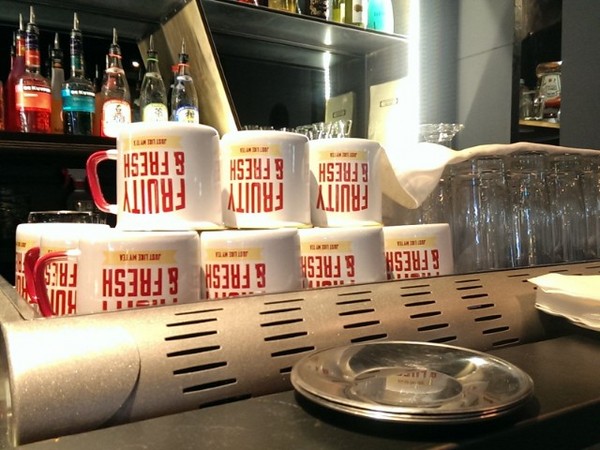 Guru House：《西門》Guru House│超勘西～3種起司鐵板蛋餅ღ ×Brunch×隱藏版小酒吧