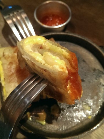 Guru House：《西門》Guru House│超勘西～3種起司鐵板蛋餅ღ ×Brunch×隱藏版小酒吧