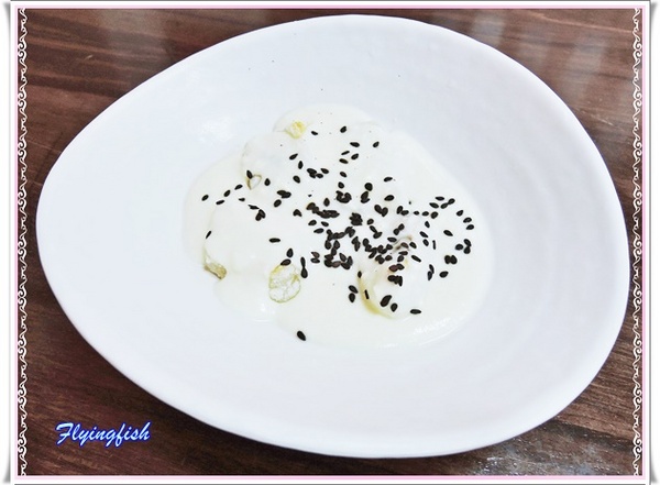 甘味處 麻糬屋:✜ 滿滿人情味ㄟ道地日式麻糬及季節性限定九宮格麻糬滴加啦~-「甘味處もち餅屋」 (((o(*゚▽゚*)o)))