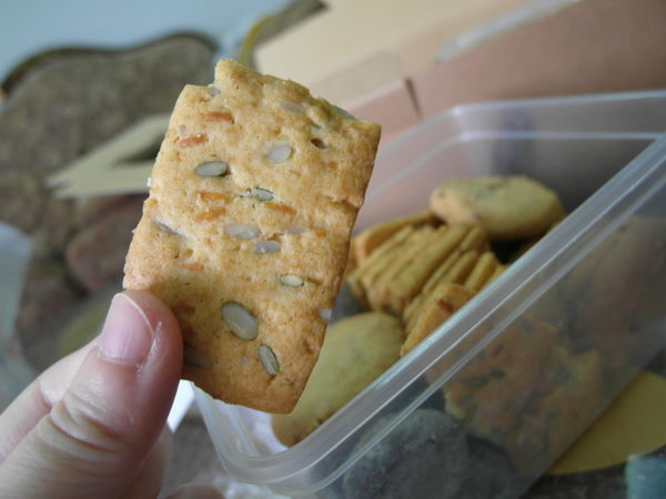 秉醇烘焙坊：口碑券23【宅配】秉醇烘焙坊。滿滿愛的手做餅乾