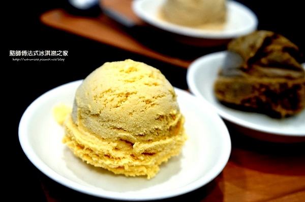 駱師傅法式冰淇淋之家:【信義區/冰淇淋 推薦】嚐過口味獨特天然的駱師傅法式冰淇淋後, 就再也不想吃永康街冰館的芒果冰了 ✿✿ 駱師傅法式冰淇淋之家 ✿✿