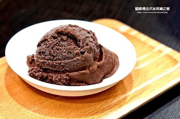 駱師傅法式冰淇淋之家:【信義區/冰淇淋 推薦】嚐過口味獨特天然的駱師傅法式冰淇淋後, 就再也不想吃永康街冰館的芒果冰了 ✿✿ 駱師傅法式冰淇淋之家 ✿✿