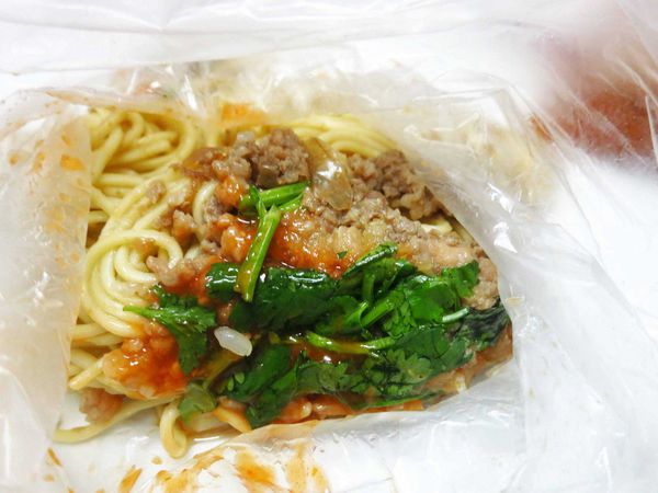 【新莊】無名早餐餐車-紅糟肉圓、肉燥炒麵