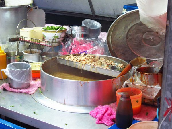 【新莊】無名早餐餐車-紅糟肉圓、肉燥炒麵