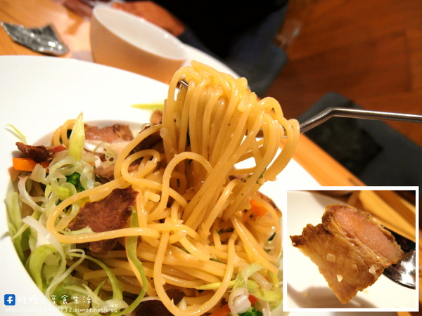 這里 Cafe & Restaurant:〖台中│美食〗這里 Cafe & Restaurant ❤ 咖啡輕食料理&親子友善餐廳,甜點超讚,還有平價又美味的商業午餐唷~~