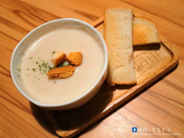 這里 Cafe & Restaurant:〖台中│美食〗這里 Cafe & Restaurant ❤ 咖啡輕食料理&親子友善餐廳,甜點超讚,還有平價又美味的商業午餐唷~~